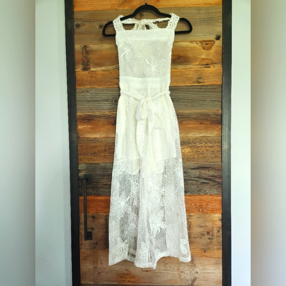 POL Lace Floral White Jumpsuit Women Size Large Gorgeous!!! Nwot